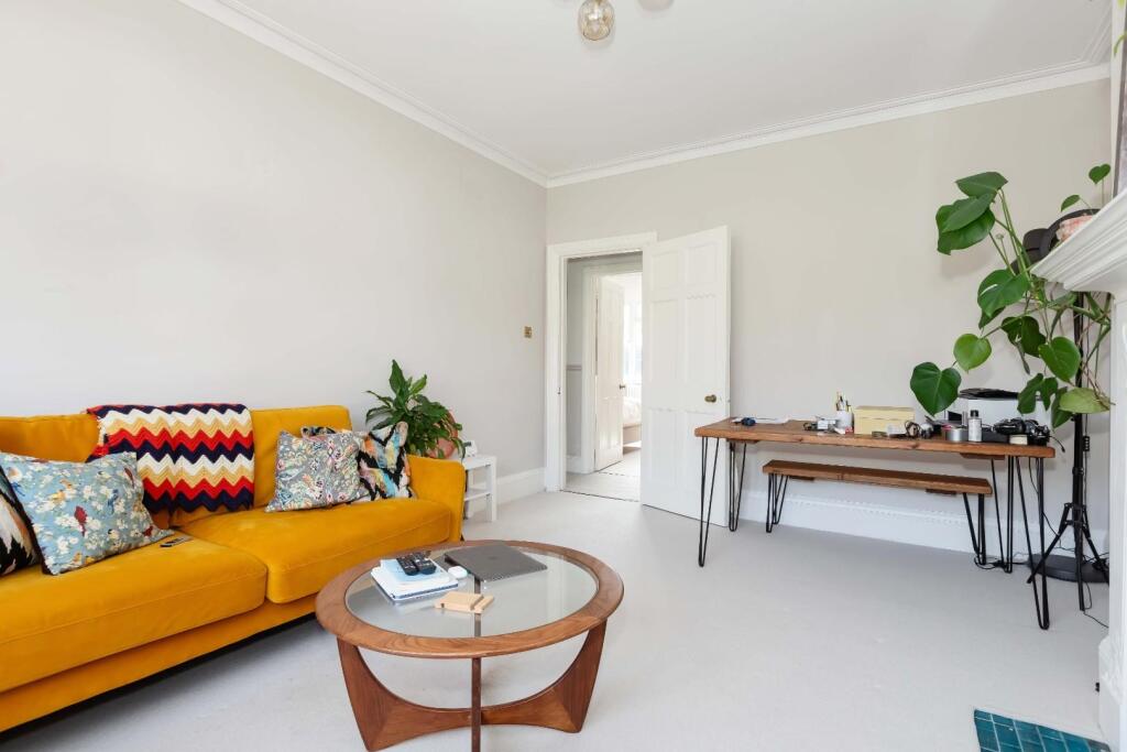 Apartment in Hove, Brunswick - View 5