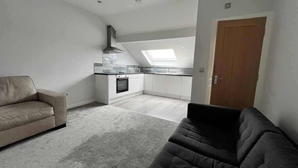Main image of property: Back Devonshire Lane, Roundhay, Leeds