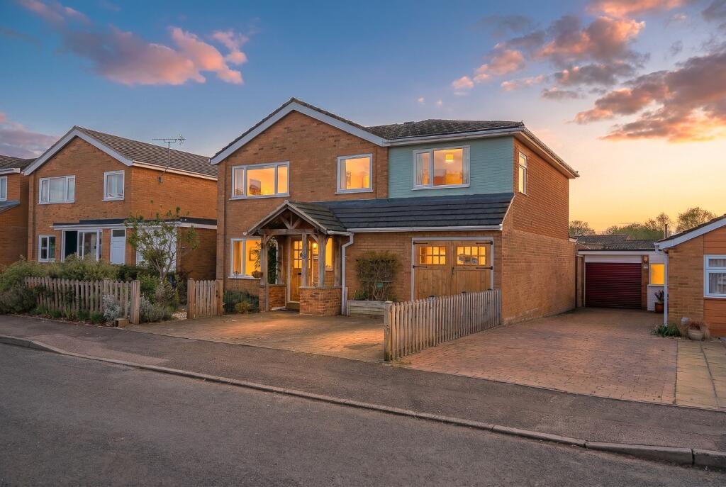 Main image of property: Hawkins Close, Perry, Huntingdon, Cambridgeshire, PE28 0DQ