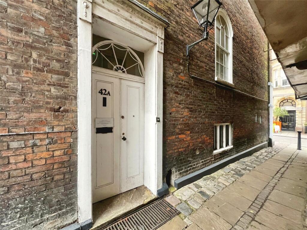 Main image of property: High Street, Rochester, Kent, ME1