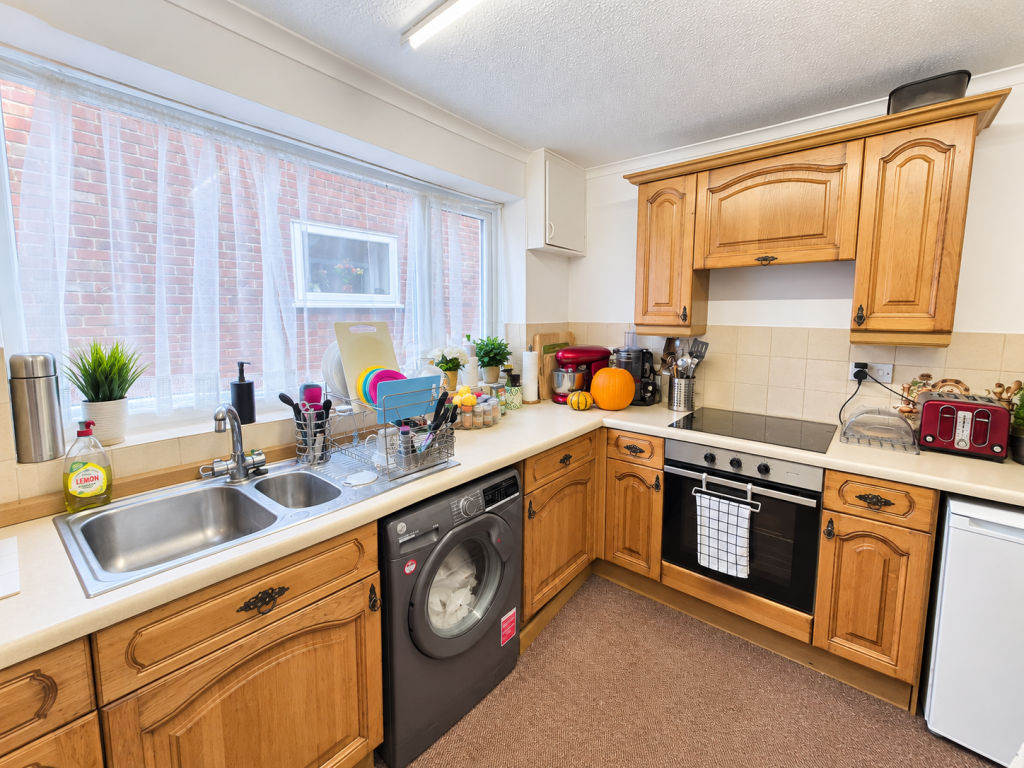 Ambrey Close, Hunmanby, Filey, North Yorkshire photo 3