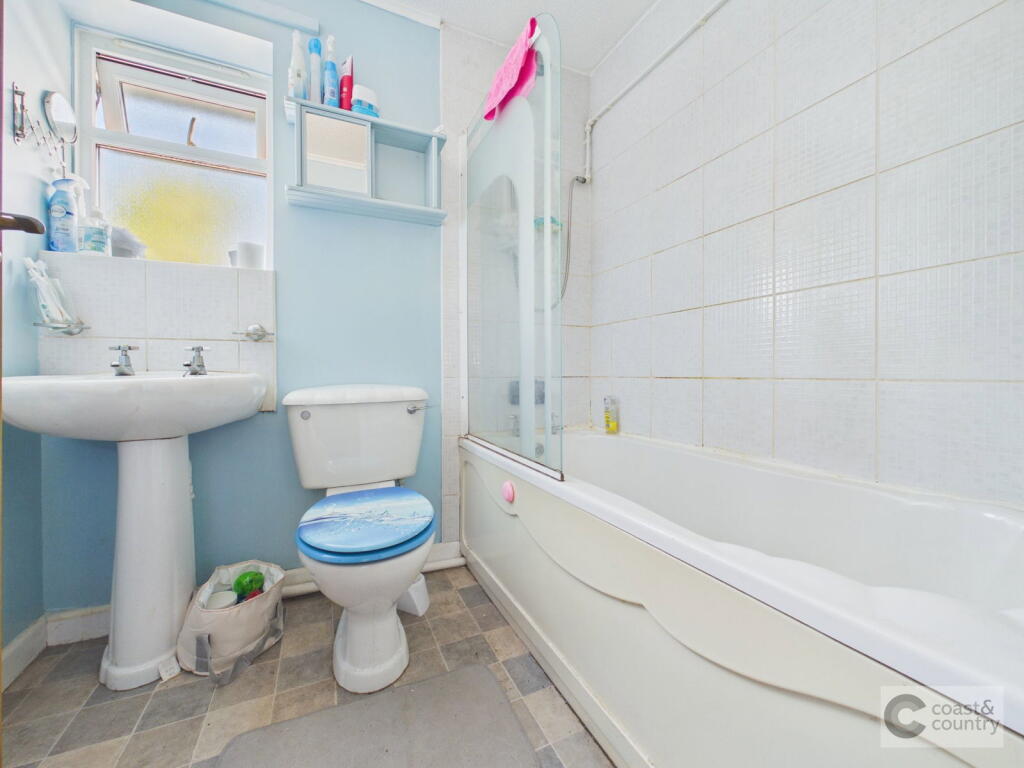 House in Teignbridge, Bovey Tracey - More