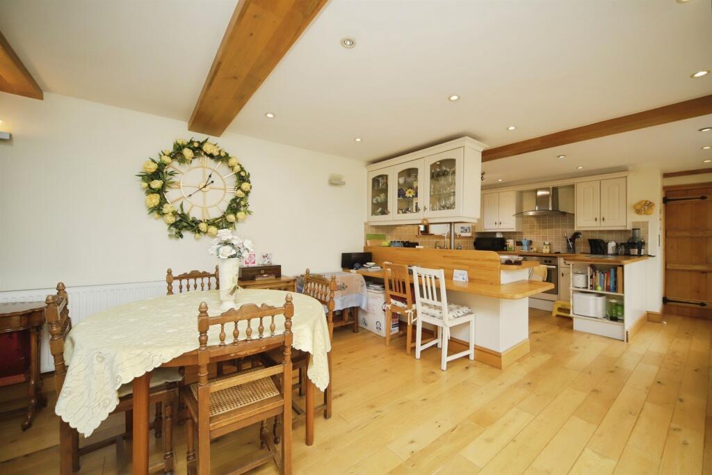 Huish Barns, Washford, WATCHET photo 4