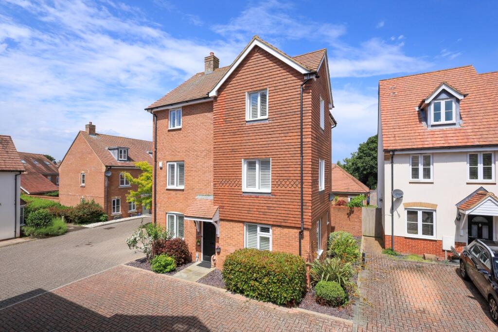 4-bed detached on Solent Crescent, Hailsham, £450,000
