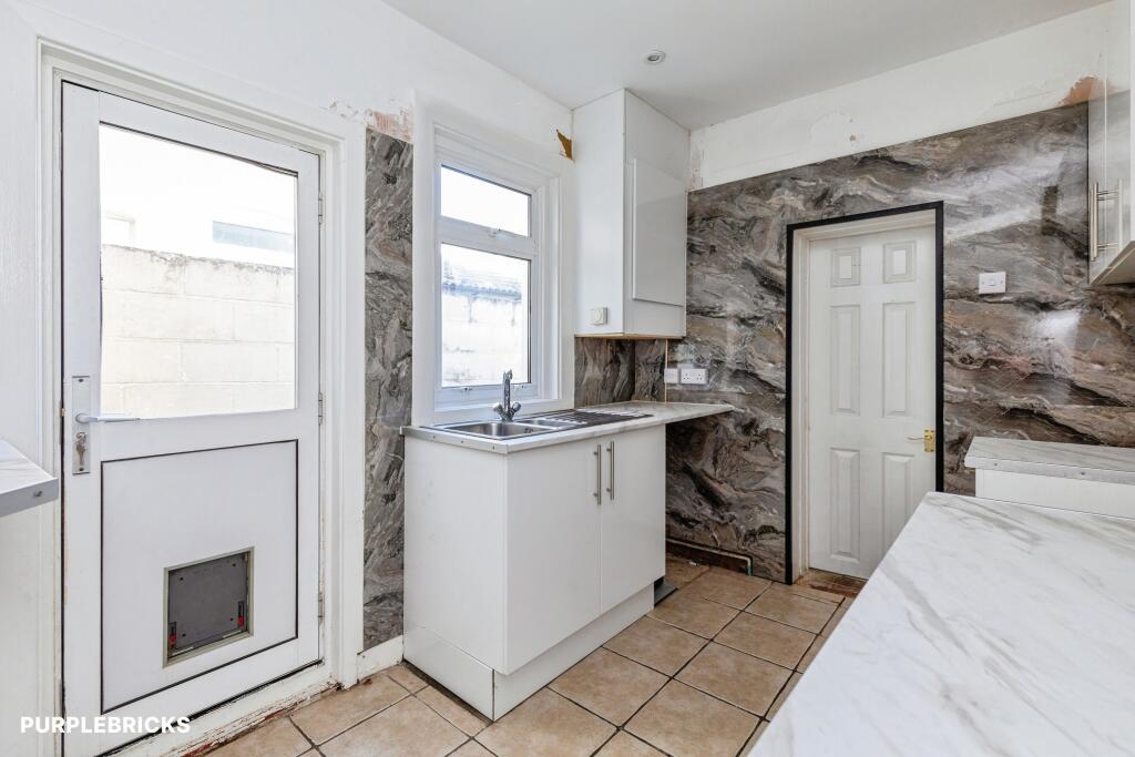 House in Chatham, Medway - View 2