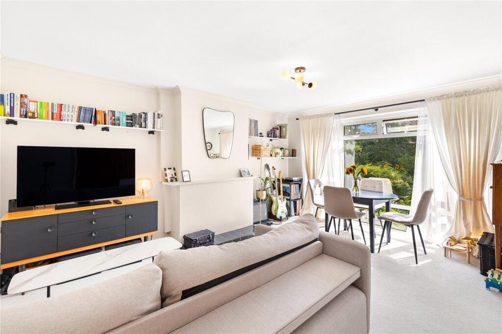 Apartment in Redhill - View 3