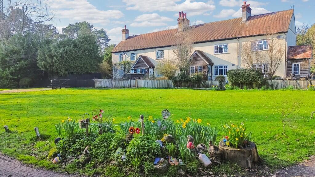 Main image of property: Gaddesden Row