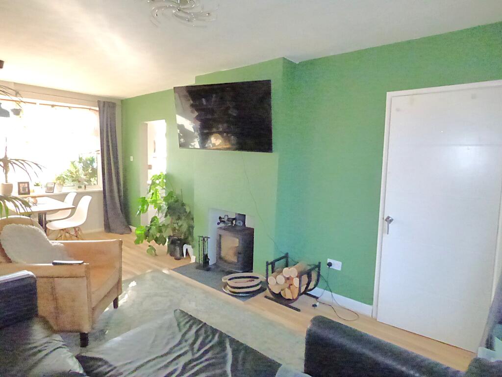 Raynville Rise, Bramley, Leeds photo 3