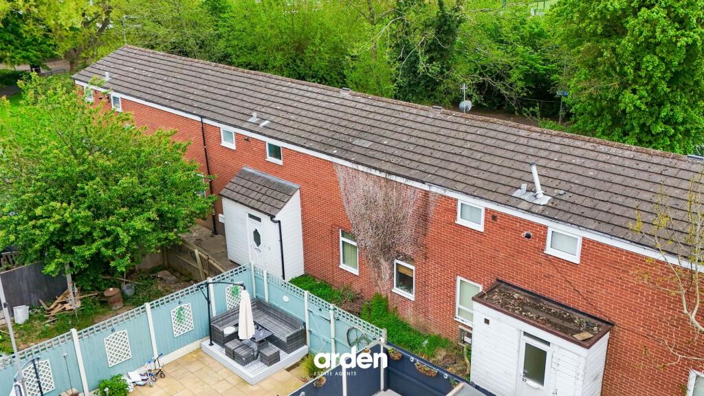 Main image of property: Kineton Close, Redditch, B98