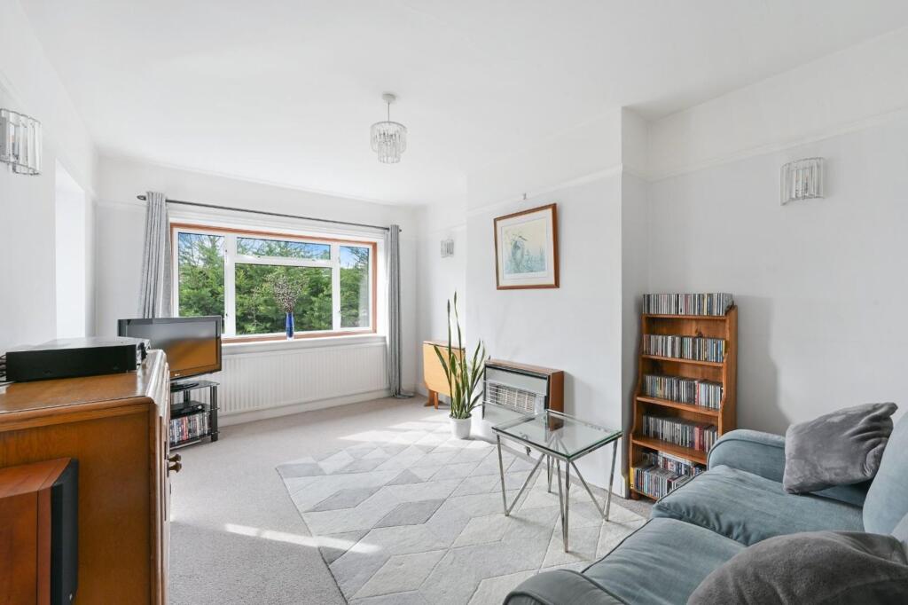 Ridgeway, Epsom, KT19 photo 2