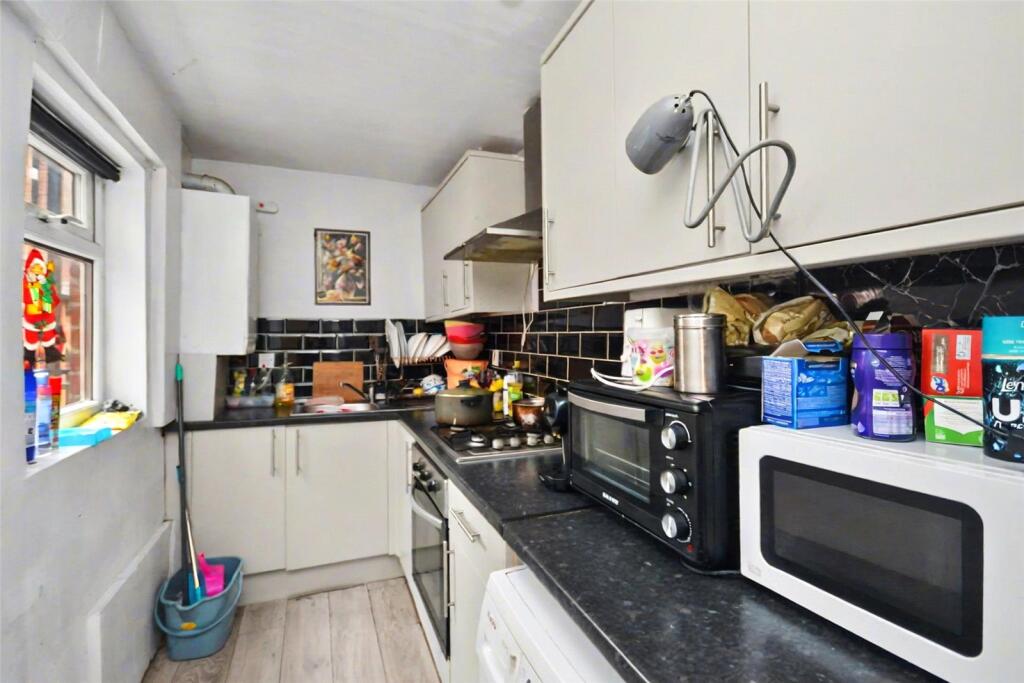 Highthorne View, Armley, Leeds, West Yorkshire photo 4