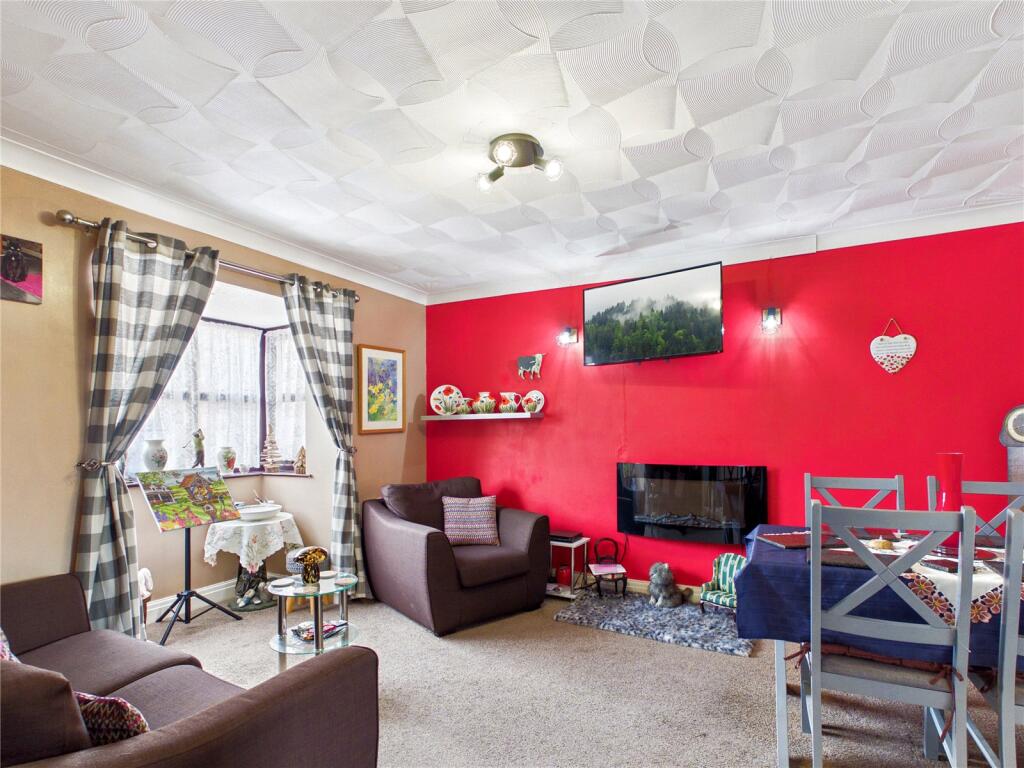 House in Pembroke, Pembrokeshire - More