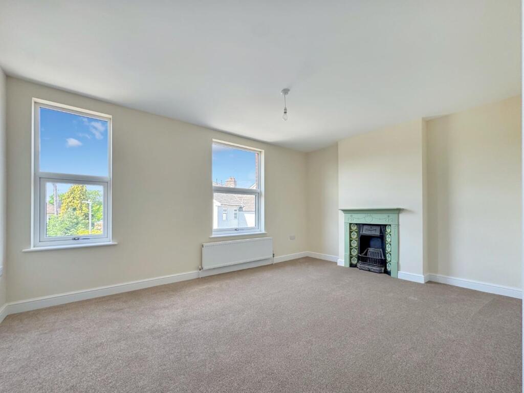 House in Tonbridge - More