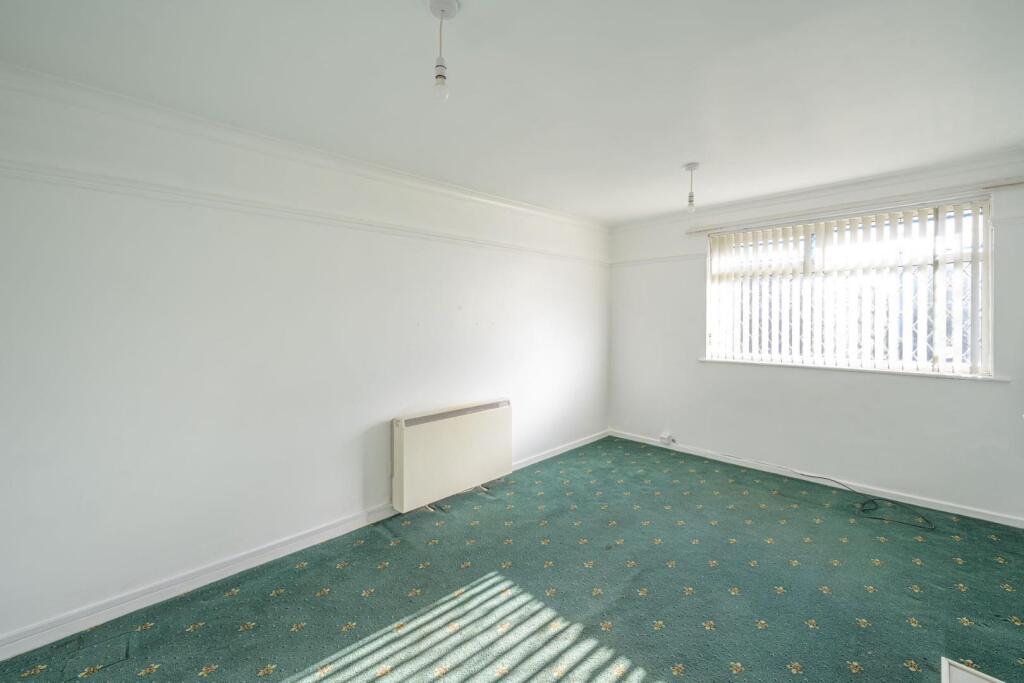 Apartment in Dudley, West Midlands - View 3
