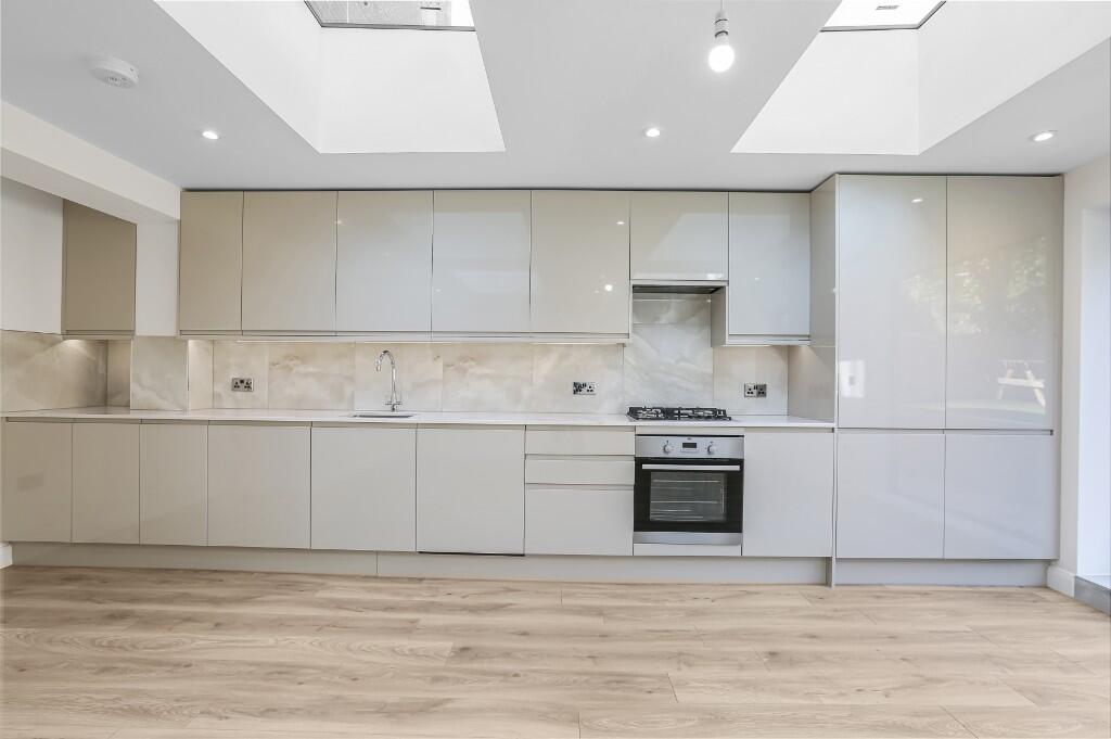 3 bedroom ground floor flat for rent