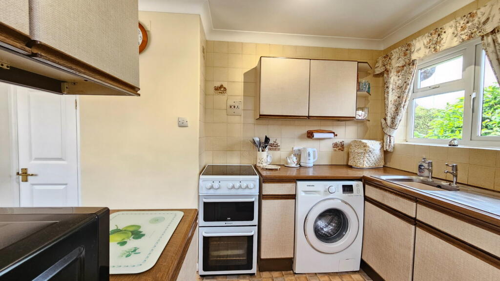 House in Newbury, Speenhamland - More