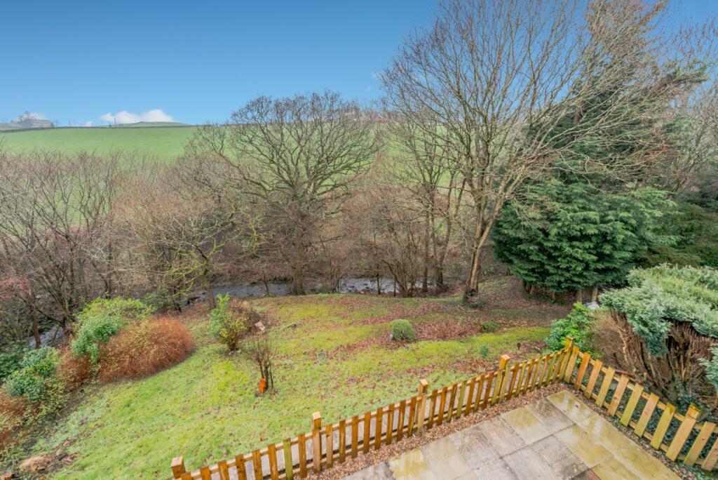 Tweedy Street, Wilsden, Bradford, BD15