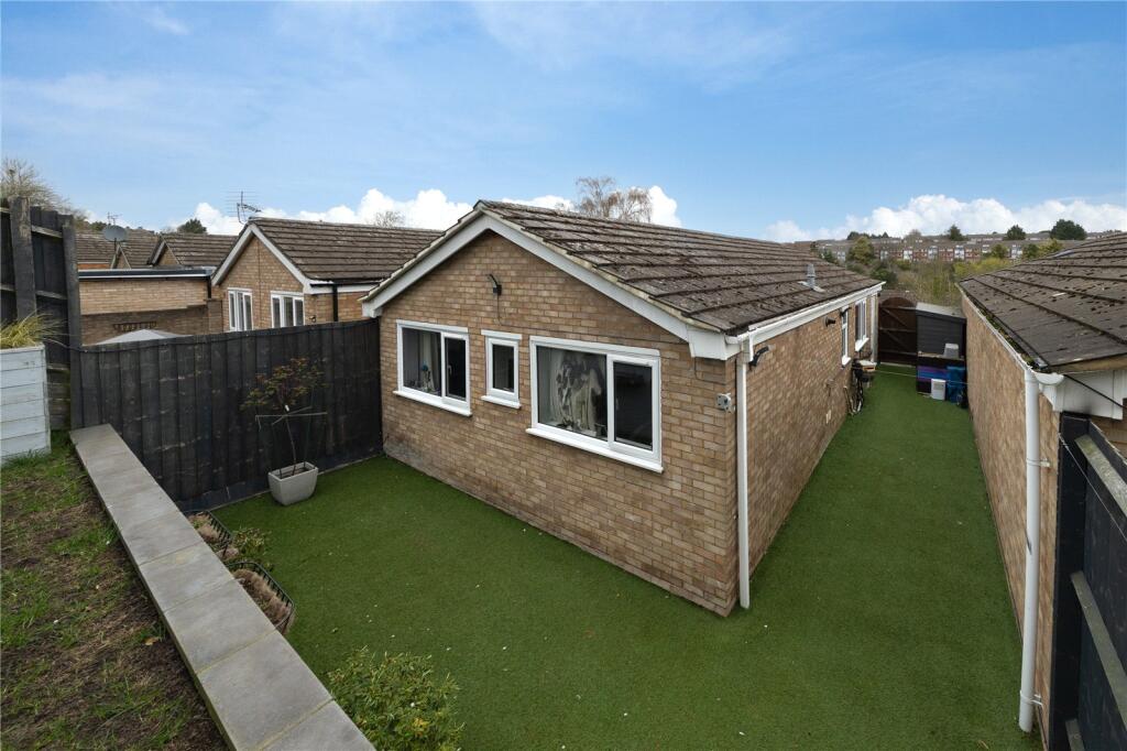 Main image of property: Devon Road, Luton, Bedfordshire, LU2