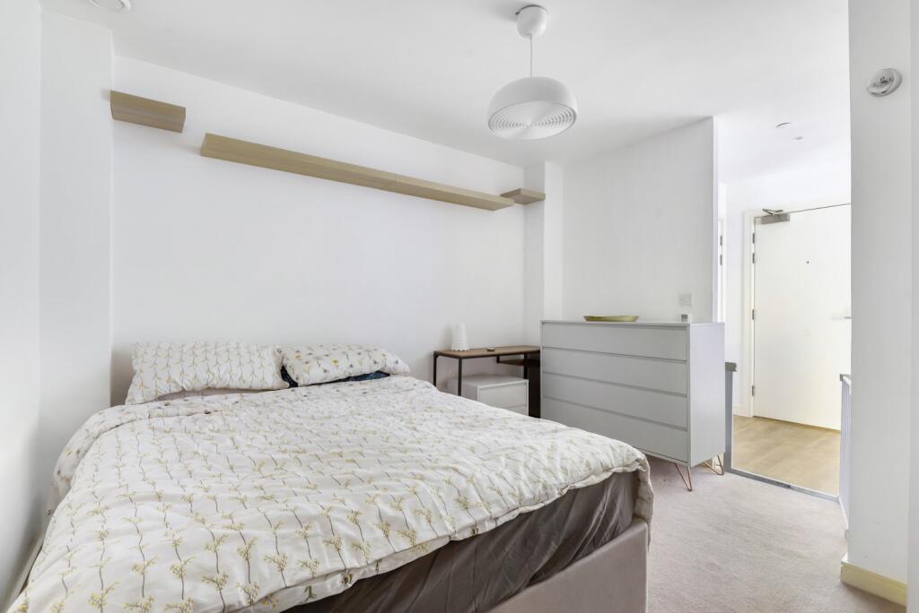 Apartment in London, Enderby Wharf, East Greenwich - More
