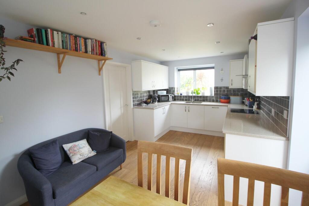 House in Southampton - More