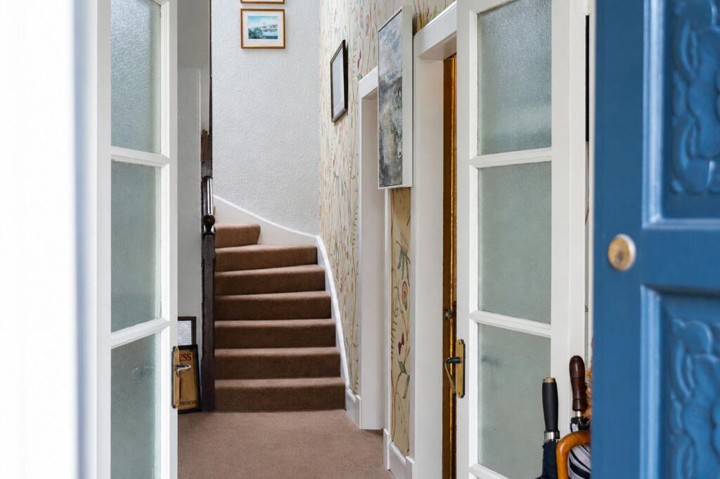 House in East Calder, Calderwood - More