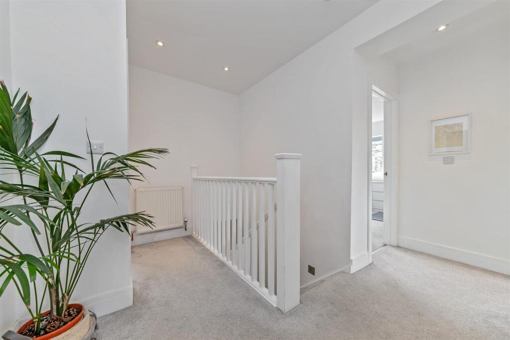 Additional image 14 of Townsend Drive, St Albans