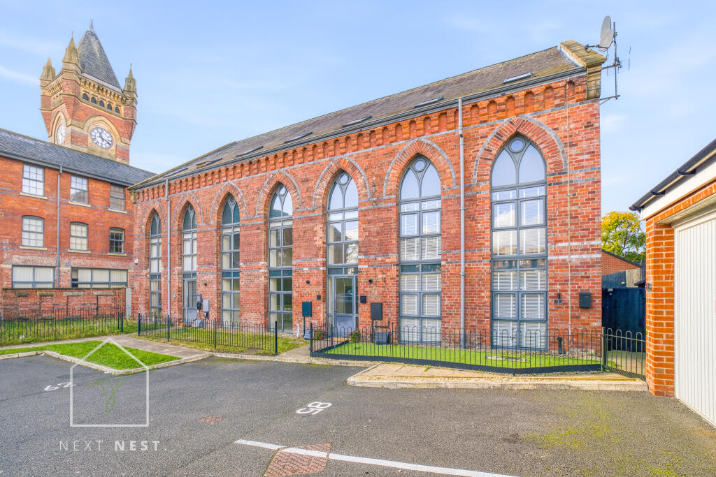 3-bed house on The Refectory, Oakhurst Drive, Wardle, Rochdale, £325,000