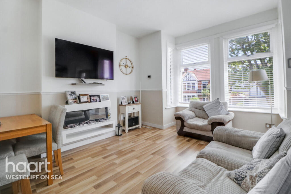 Grosvenor Road, Westcliff-On-Sea photo 3