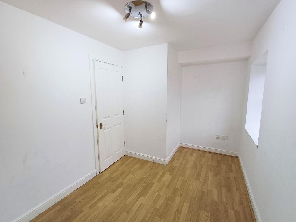 Flat 5 Brookside Mill, Macclesfield, SK11 7AA photo 4