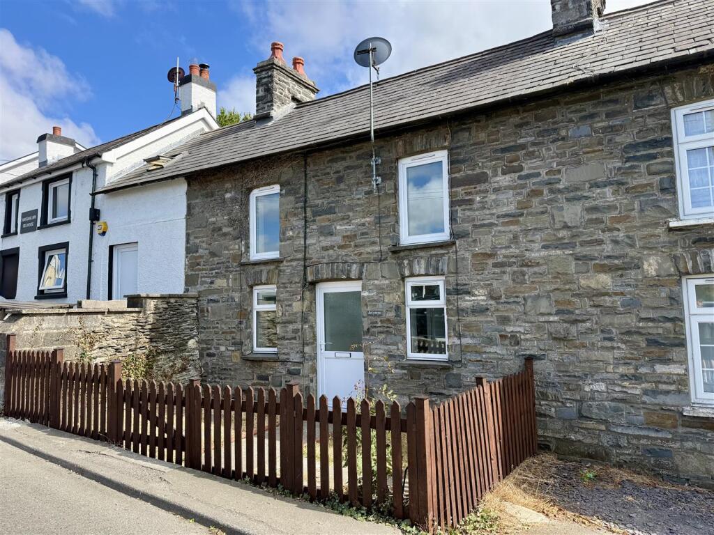 Main image of property: Rhiw San Pedr, Llanybydder