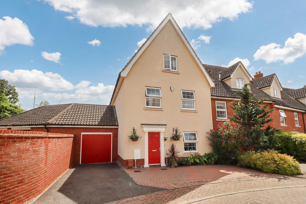 4-bed house on 26 Tyrrell Crescent, £350,000