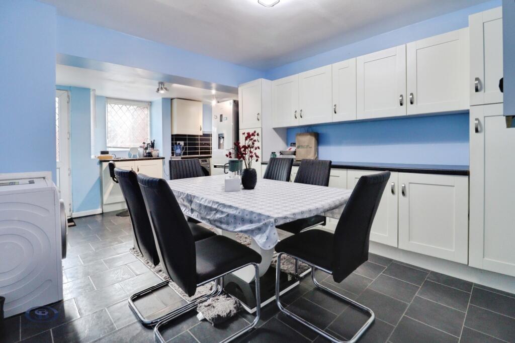House in Stoke-on-Trent, Sneyd Green - View 5