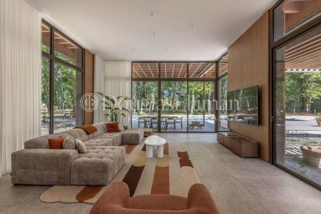 Main image of property: Aquitaine, Gironde, Bordeaux