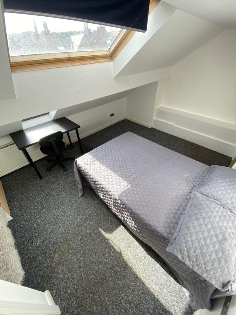 7 bedroom semi-detached house for rent