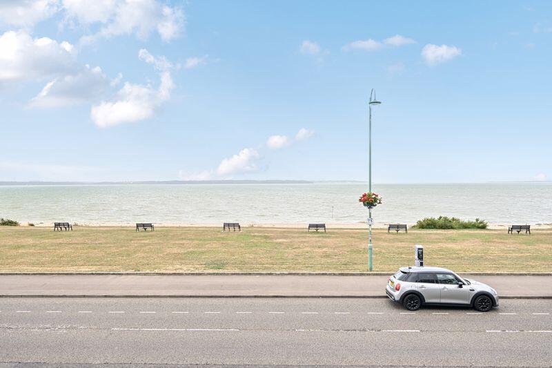 East Cliff House, Lee-On-The-Solent, PO13 photo 2