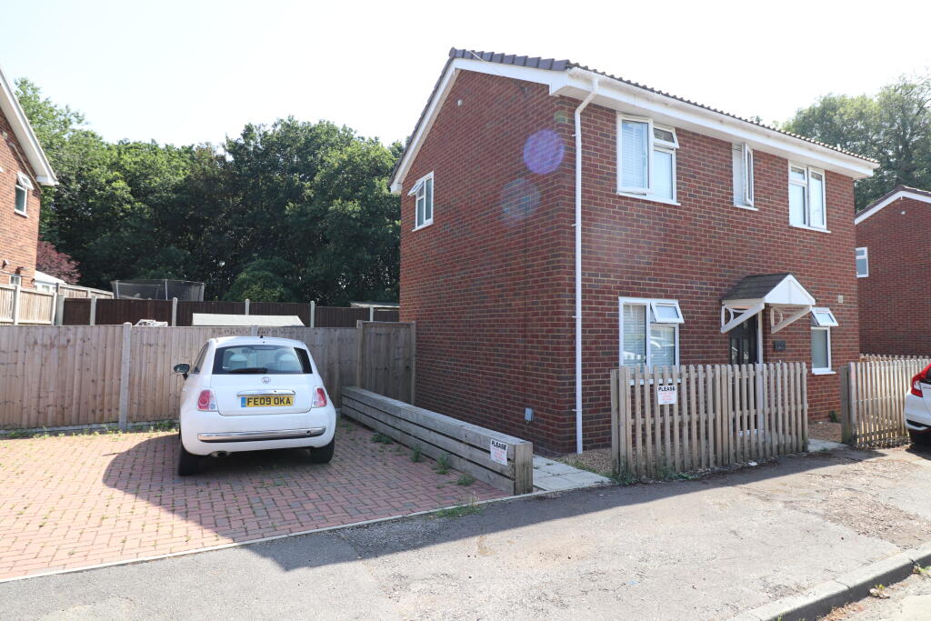 Main image of property: Bournebridge Close, CM13