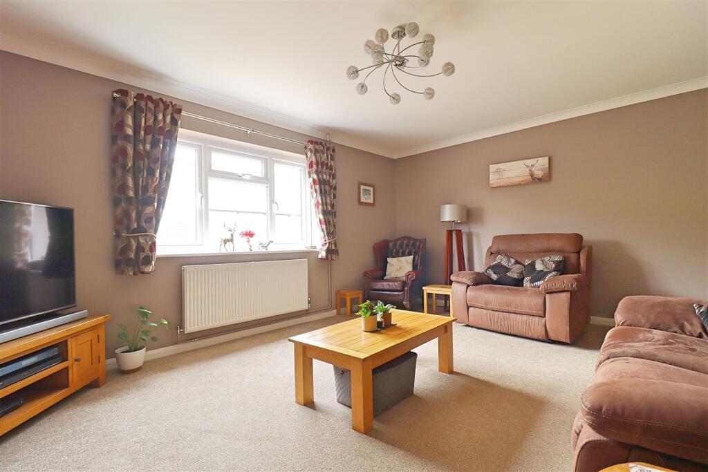House in Braintree, Black Notley - View 5
