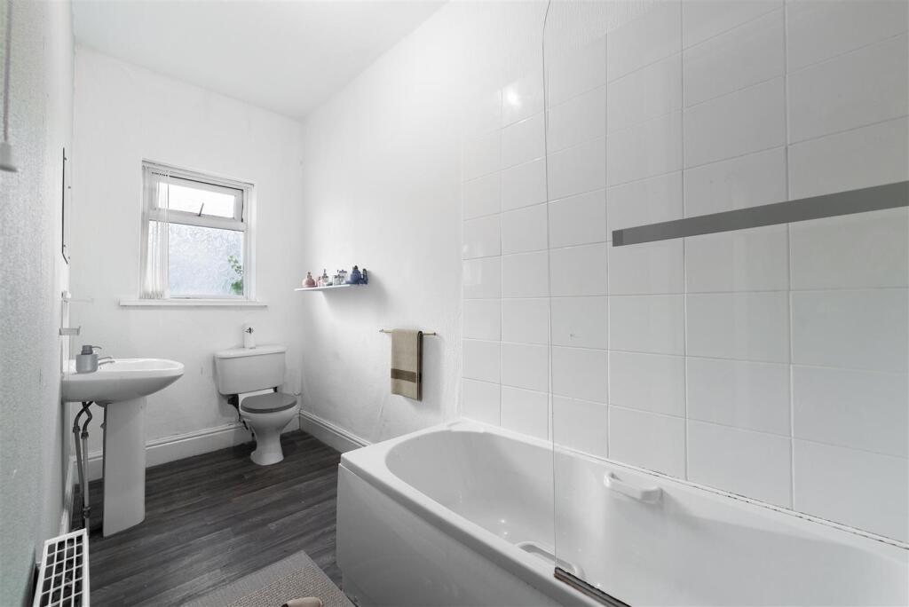 House in Darwen, Hollins Grove, Earcroft - More