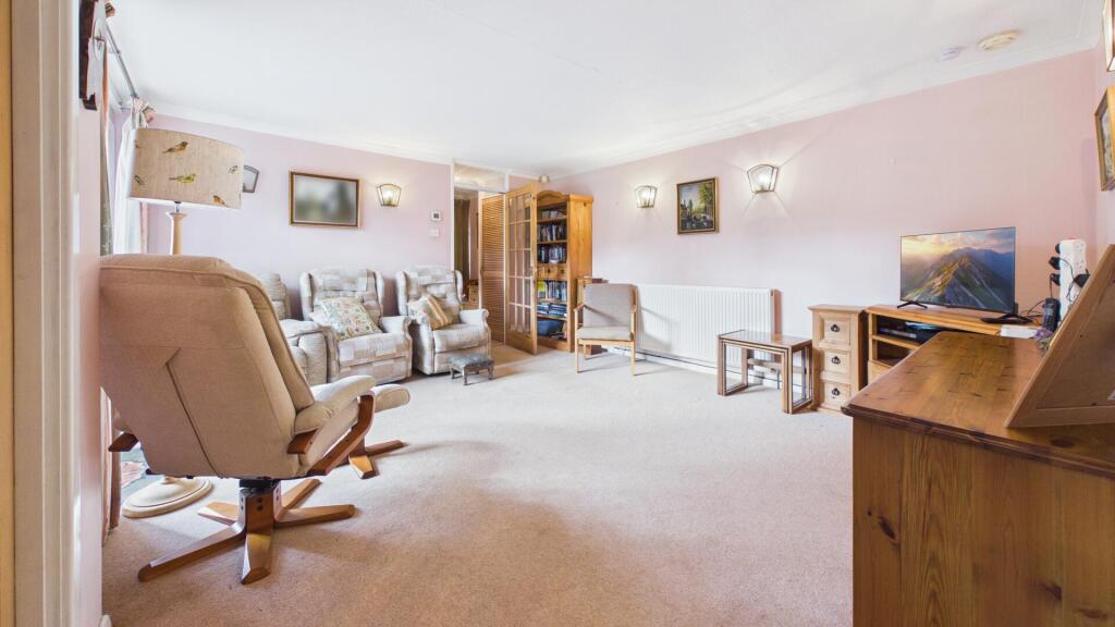 House in Peterborough, Orton Goldhay, Orton Longueville - More