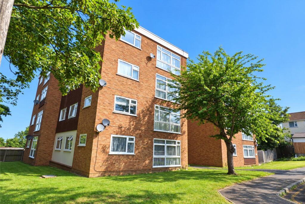 Main image of property: High Mead, Rayleigh, Essex, SS6