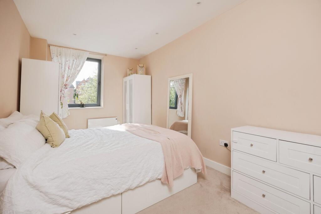 Apartment in Tonbridge - More
