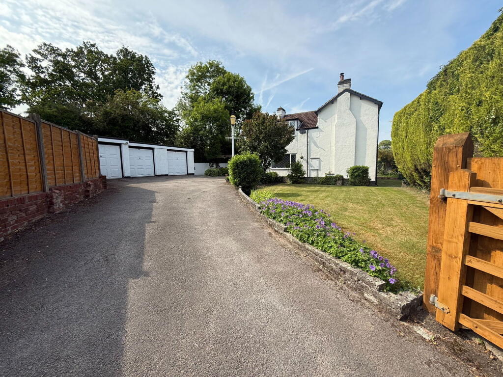 Main image of property: Haslucks Green Road, Majors Green, Shirley, B90 1DE