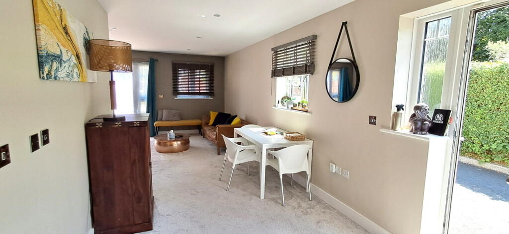 House in Watford - View 4