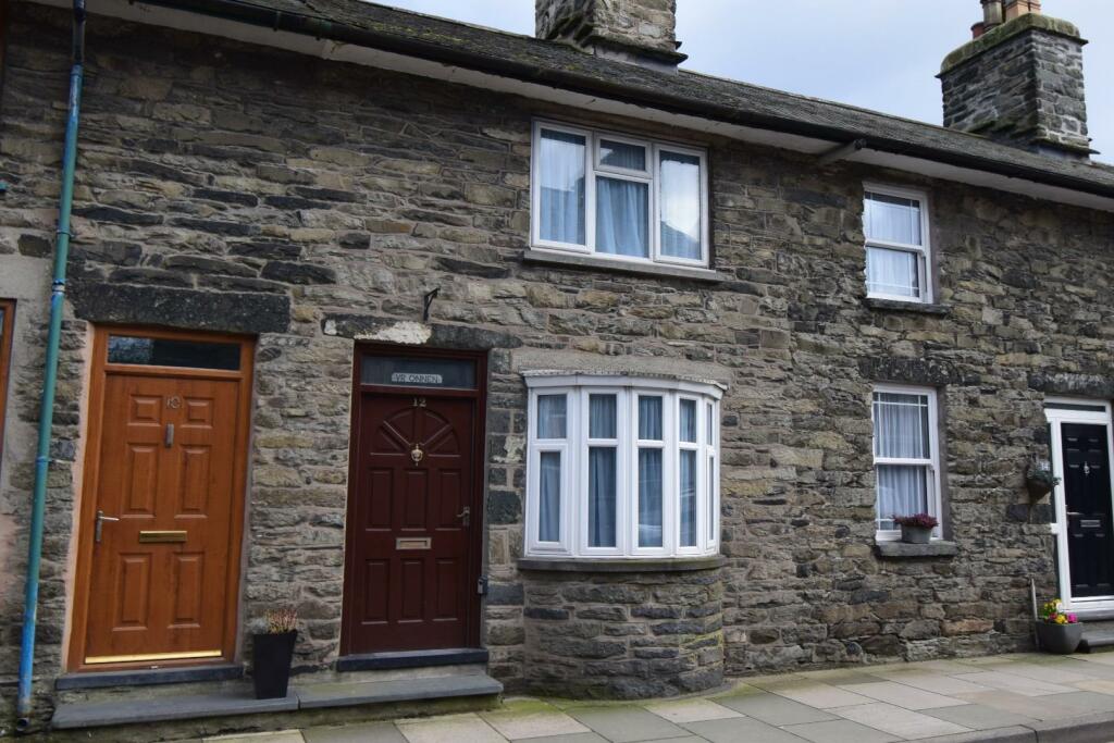 2-bed terraced on Yr Onnen, 12 Stryd Fawr, Bala, £149,500