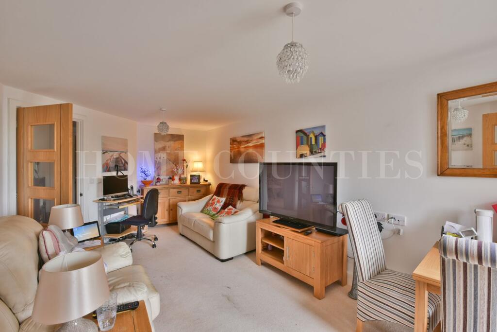 Apartment in Enfield - View 4