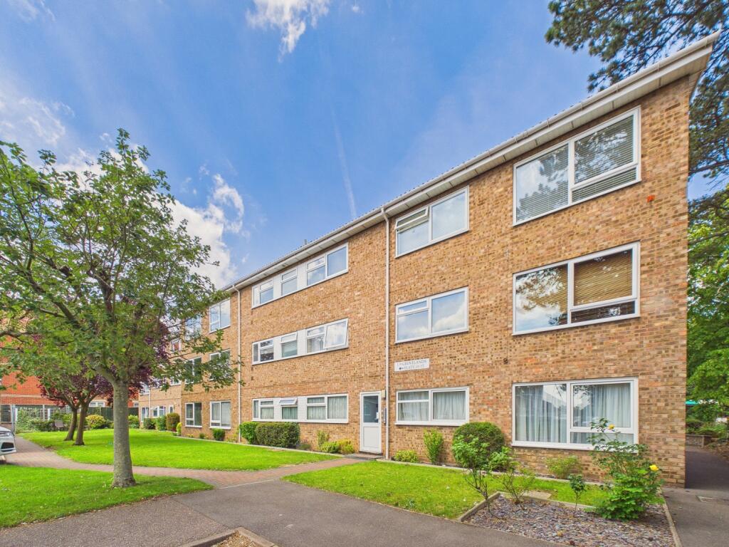 Main image of property: Grovelands, Thorpe Road, Peterborough, PE3 6AQ