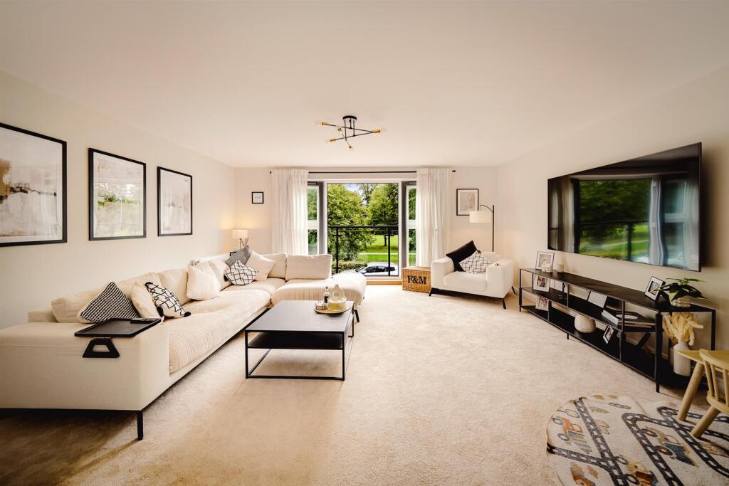 House in Bristol, Winterbourne - View 3