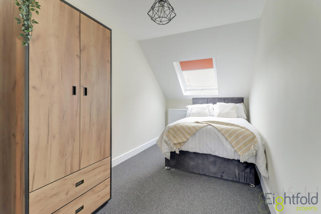 6 bedroom maisonette for rent