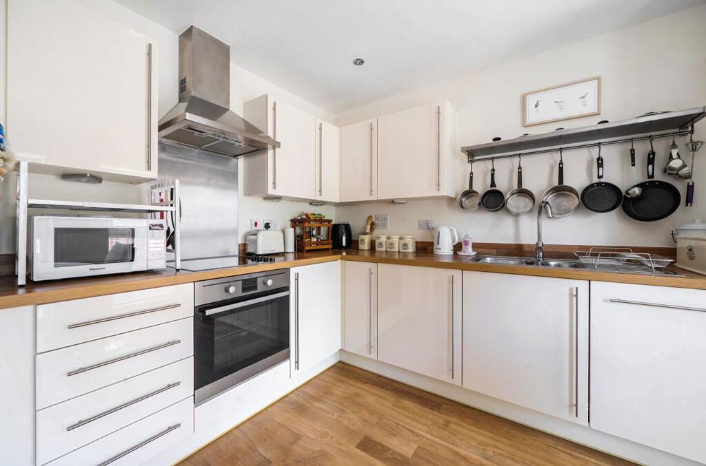 Apartment in Chichester - View 3