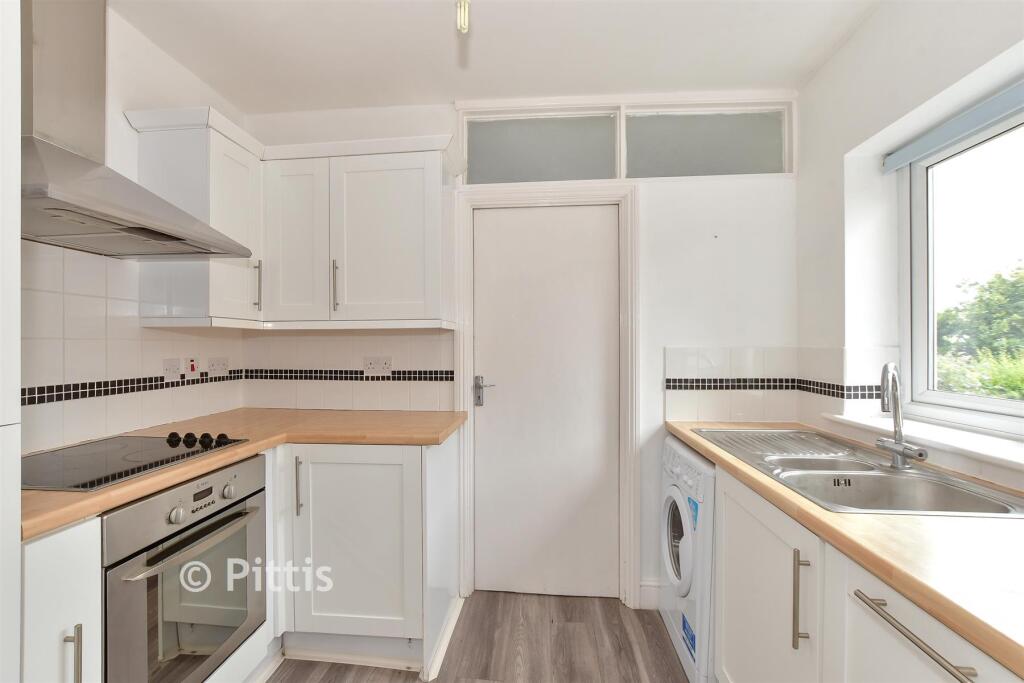 Apartment in Ryde, St Helens - View 3